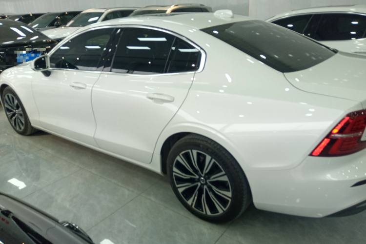 沃尔沃S60 2024款 B4 智远豪华版车身外观6003