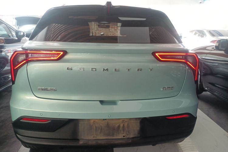 吉利几何E萤火虫 2022款 401KM 霹雳虎 4座车身外观6