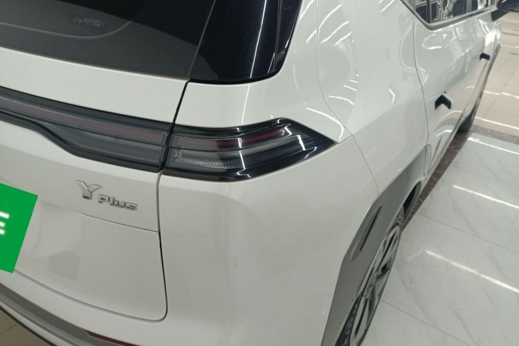 埃安 AION Y 2023款 Plus 610 乐享版 三元锂车身外观9