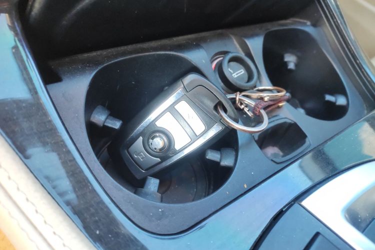 宝马5系 2014款 525Li 豪华设计套装中控内饰11