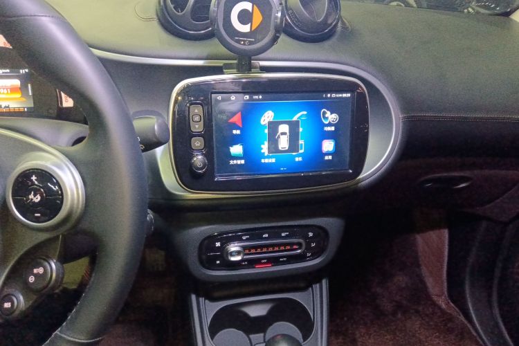 smart fortwo 2019款 0.9T 66千瓦硬顶风擎版 国VI局部细节16