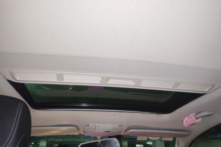 奔驰C级 2017款 改款 C 180 L 动感型运动版局部细节22