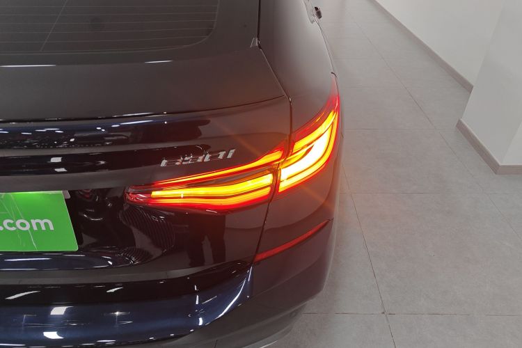 宝马6系GT 2022款 630i M运动套装车身外观9