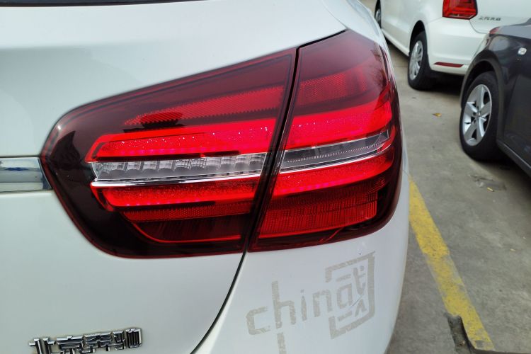 奔驰GLA 2019款 GLA 200 动感型车身外观9