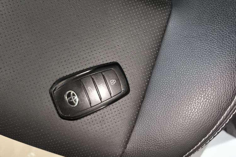 丰田 锋兰达 2022款 2.0L CVT豪华PLUS版中控内饰11