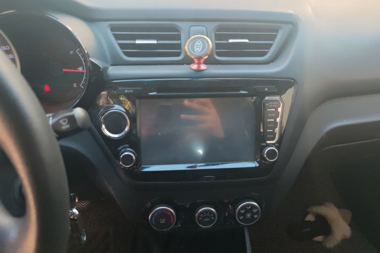 起亚K2 2015款 三厢 1.4L MT GLS中控内饰16