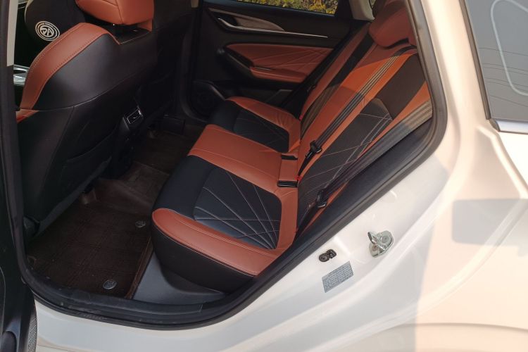 长安 逸动 2022款 PLUS 蓝鲸NE 1.4T GDI DCT尊贵版中控内饰7004