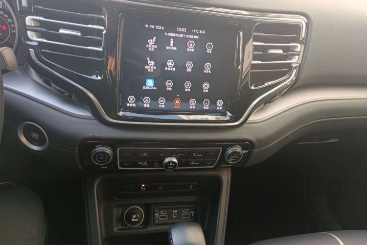 Jeep 指挥官 2018款 2.0T 两驱进享版 国V局部细节16