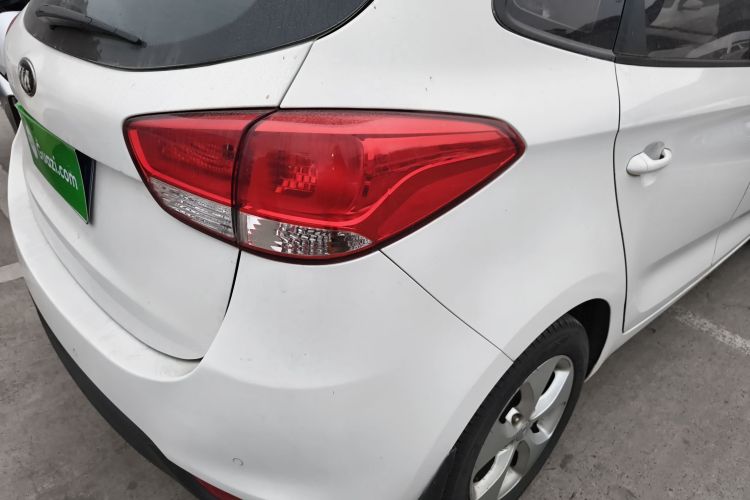 起亚 佳乐 2013款 2.0L 7座自动标准版 国IV车身外观9