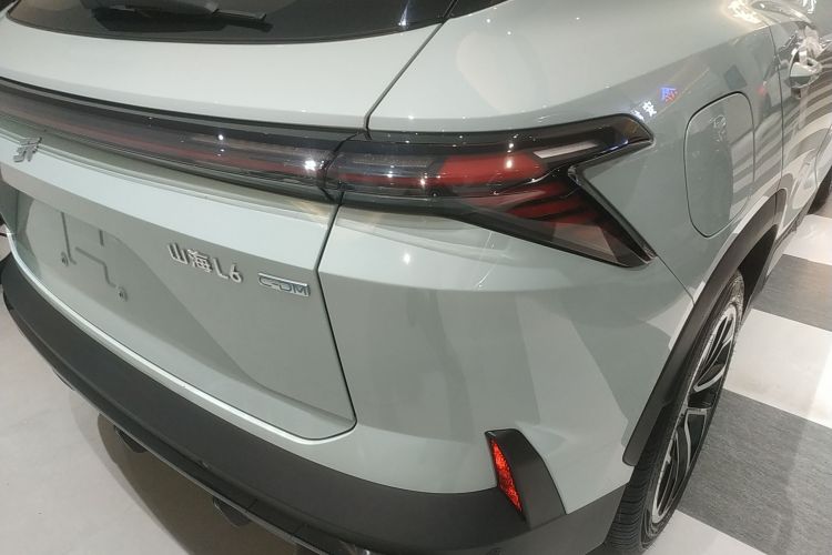捷途山海L6 2024款 1.5TD DHT ULTRA车身外观9