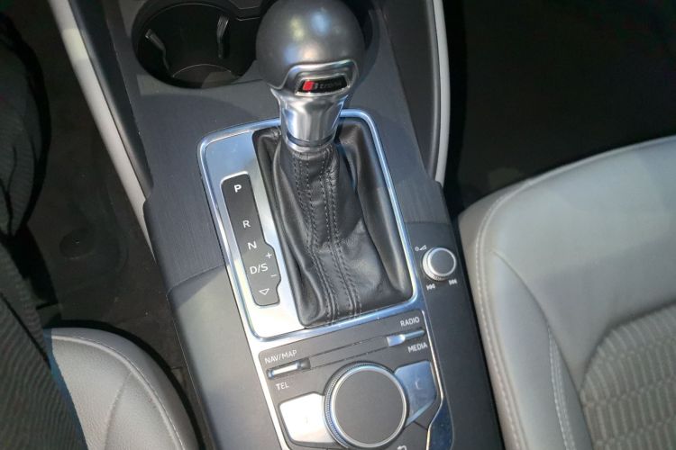 奥迪A3 2019款 Limousine 35 TFSI 时尚型 国VI中控内饰18