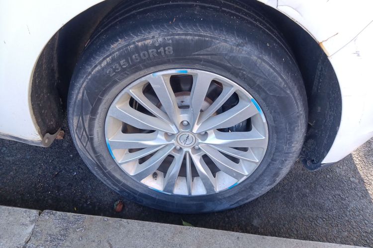 众泰SR9 2017款 2.0T 自动极致之心版车身外观10