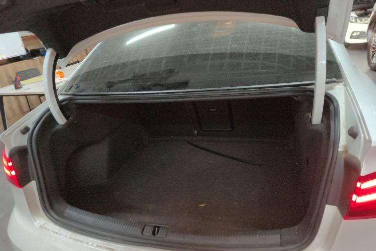 奥迪A3 2020款 Limousine 35 TFSI 时尚型 国VI机舱底盘23