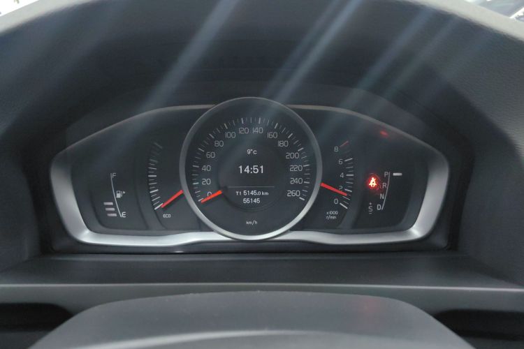 沃尔沃S60 2019款 S60L T3 智进版中控内饰14