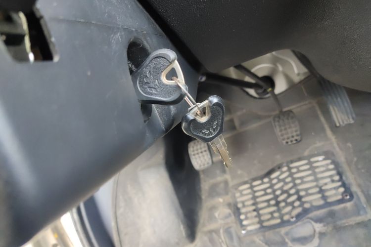 五菱汽车 五菱之光 2020款 1.2L 实用型 国VI LSI中控内饰11