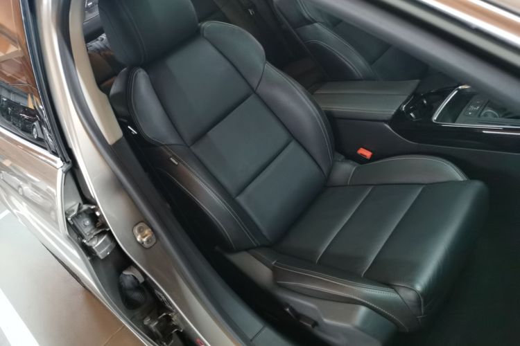 雪铁龙C5 2017款 350THP 自动豪华型局部细节41