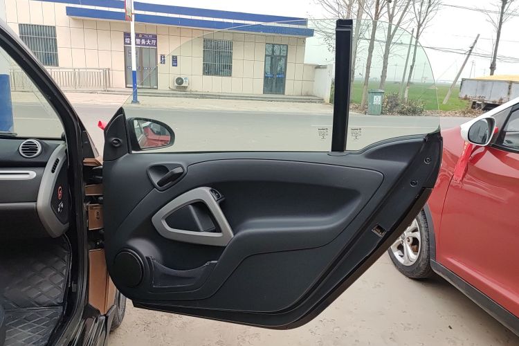 smart fortwo 2015款 1.0 MHD 新年特别版中控内饰7005