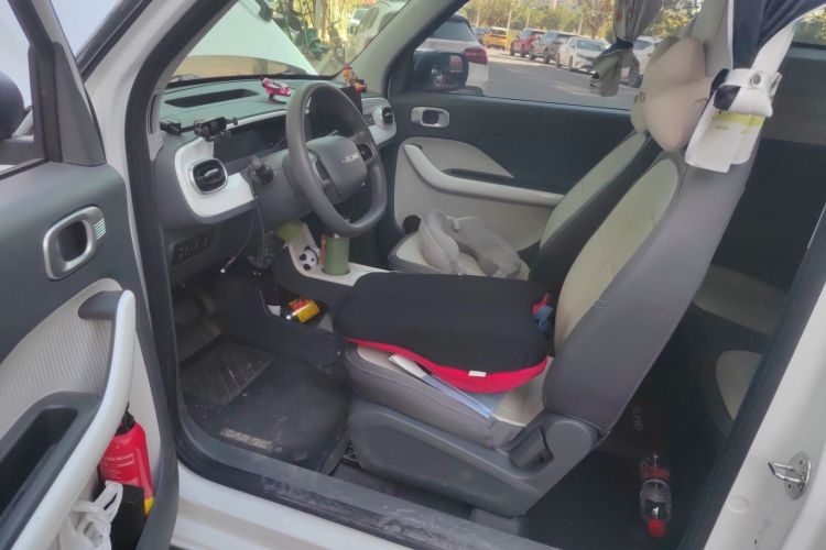 吉利银河 2025款 210km 熊猫骑士中控内饰7003