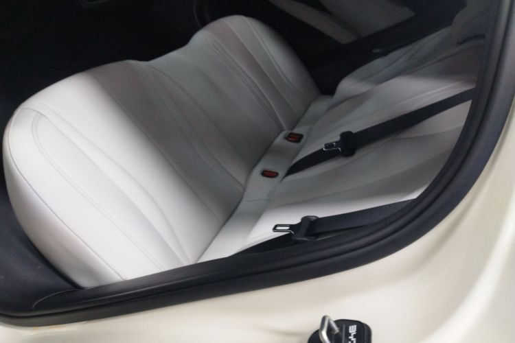 比亚迪 海豹06新能源 2024款 DM-i 120KM尊荣型中控内饰7004