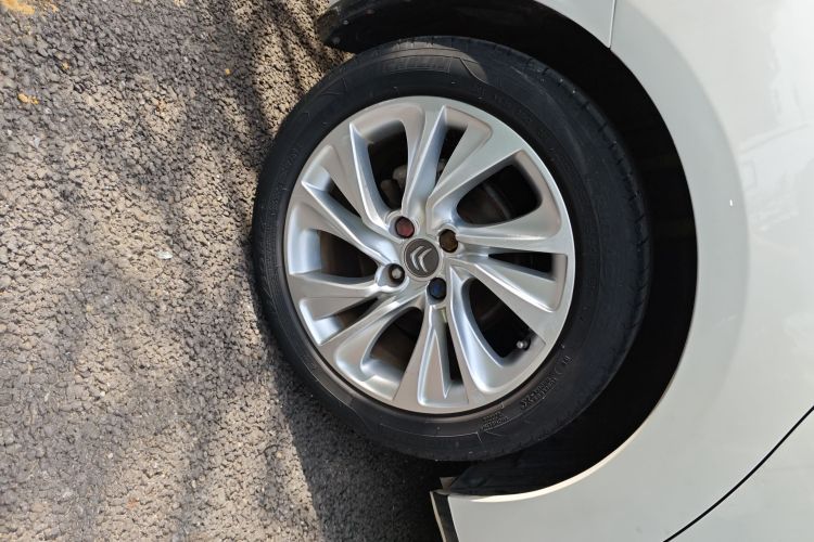 雪铁龙C4L 2014款 1.6THP 智驱版 自动劲智型车身外观56