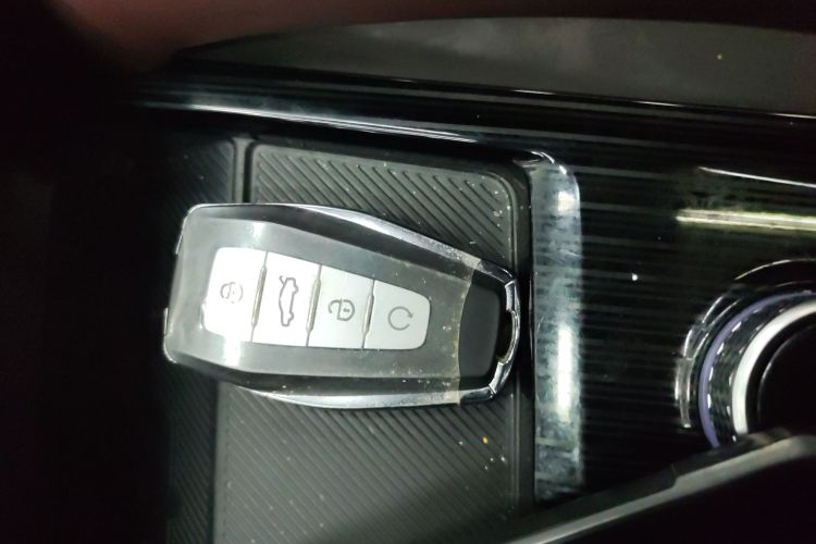 吉利汽车 星越L 2024款 2.0TD 高功自动两驱云起版中控内饰7001