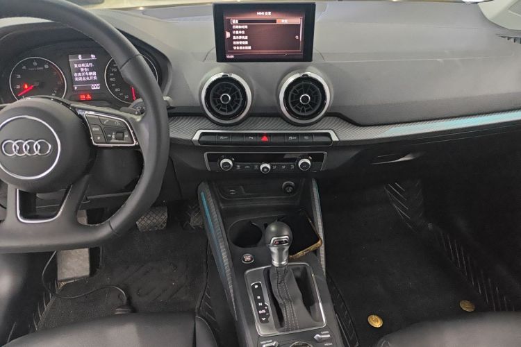 奥迪Q2L 2022款 35 TFSI 时尚动感型中控内饰16