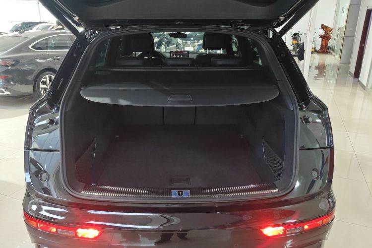 奥迪Q5L 2025款 45周年典藏版 45 TFSI 豪华动感型局部细节23