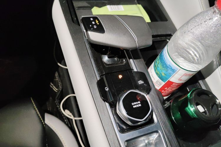 长安CS75 PLUS 2023款 第三代 1.5T 自动尊贵型中控内饰18