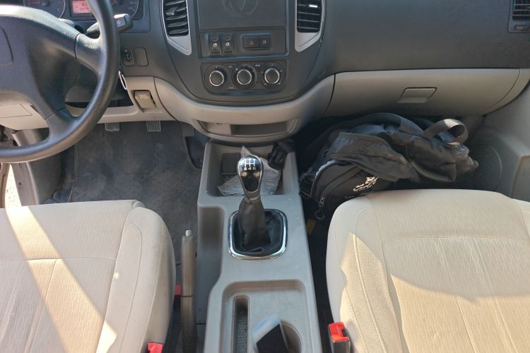 东风风行 菱智 2017款 V3 1.5L 7座标准型中控内饰18