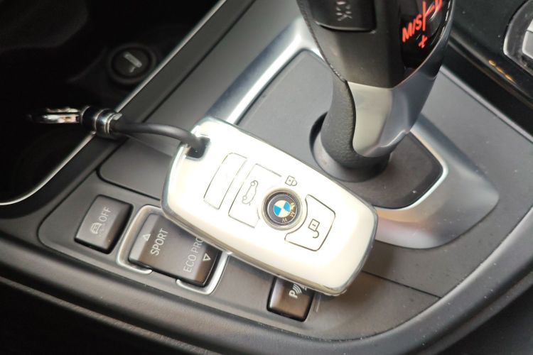 宝马3系 2018款 320Li 时尚型中控内饰7001