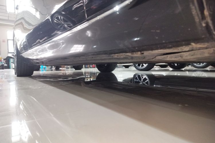 奔驰E级 2018款 改款 E 200 L局部细节9001