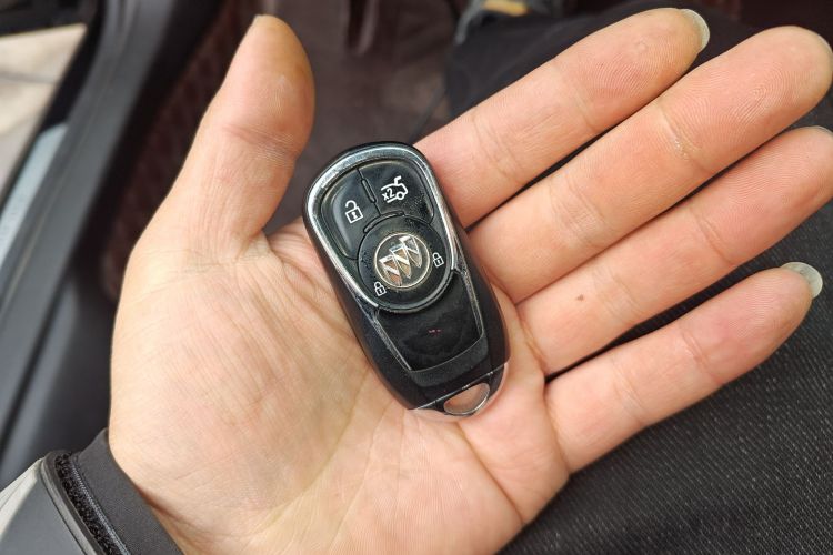 别克 君威 2020款 552T 豪华型中控内饰11