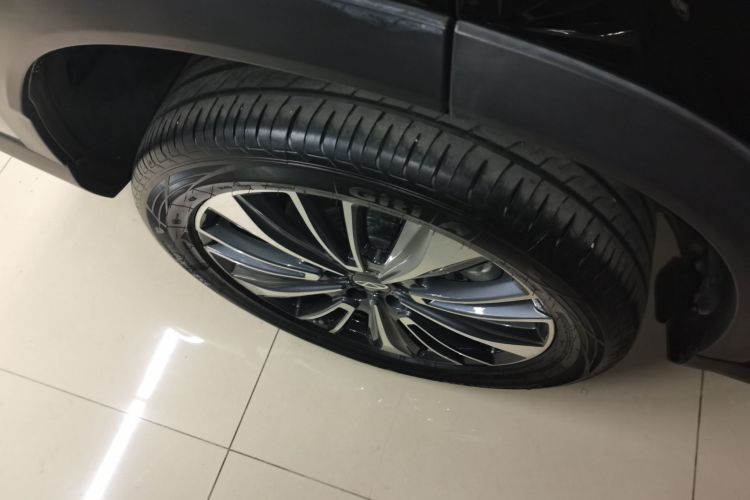 奇瑞 瑞虎8 PRO 2024款 冠军版 390T 两驱傲视版 7座车身外观6008