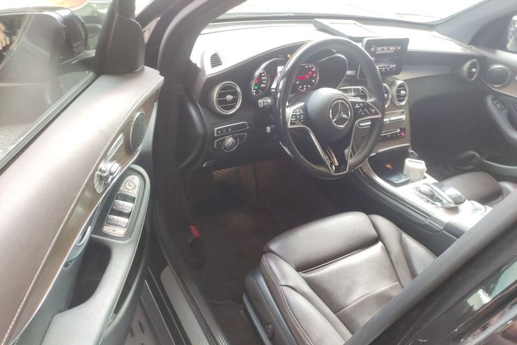 奔驰GLC 2018款 GLC 300 4MATIC 动感型中控内饰7003