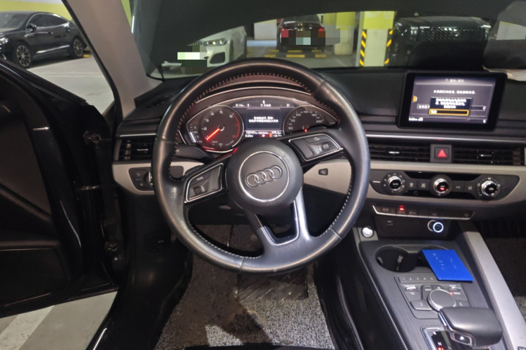 奥迪A4L 2019款 40 TFSI 进取型 国VI中控内饰13