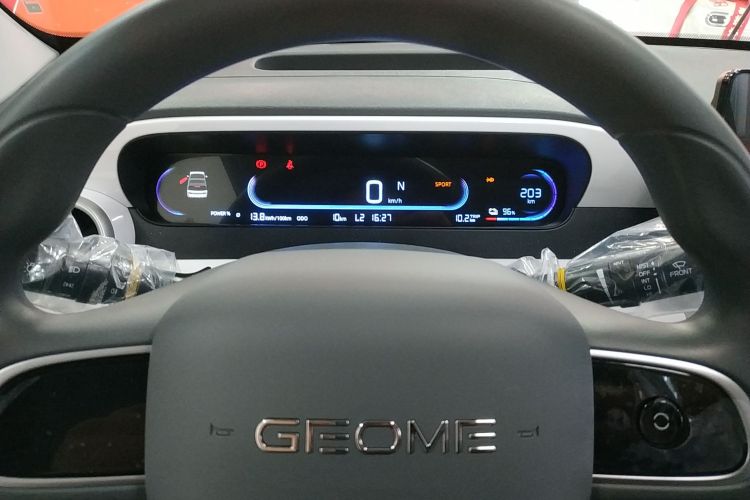 吉利银河 2025款 210km 熊猫骑士中控内饰14