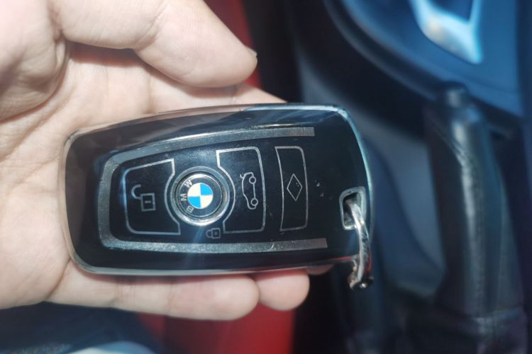 宝马3系 2019款 320i M运动曜夜版中控内饰7001