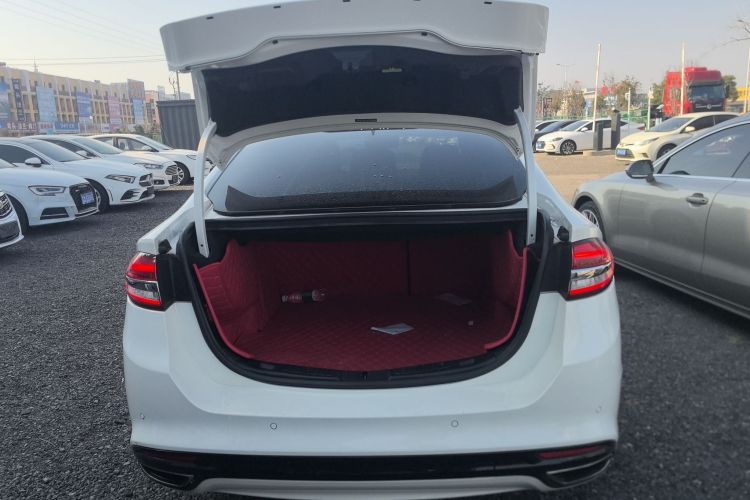 福特 蒙迪欧 2017款 改款 EcoBoost 180 豪华型机舱底盘23