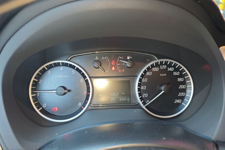 日产 轩逸 2019款 经典 1.6XL CVT豪华版中控内饰14