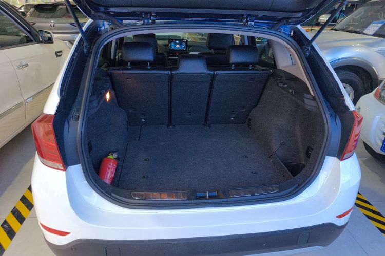 宝马X1 2014款 sDrive18i 时尚型局部细节23