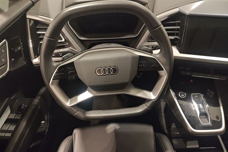 奥迪Q4 e-tron 2024款 40 e-tron 创行版中控内饰13