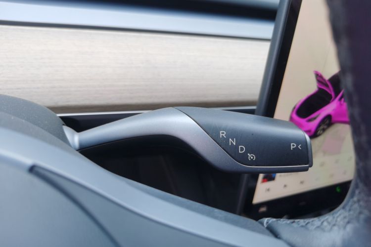 特斯拉 Model Y 2022款 改款 后轮驱动版中控内饰18