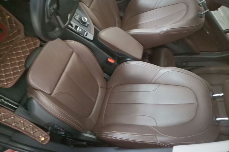 宝马X1 2019款 sDrive18Li 尊享型中控内饰19