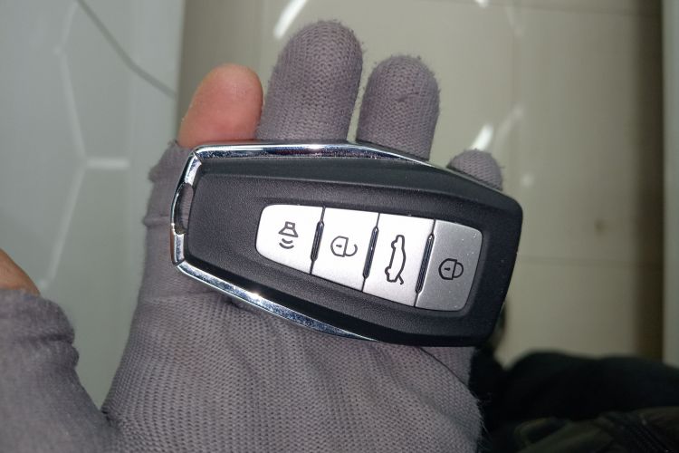 吉利汽车 帝豪 2025款 第4代 1.5L CVT尊贵型中控内饰7001