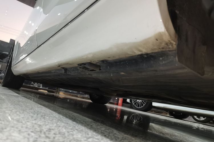 奔驰E级 2023款 E 260 L局部细节9002