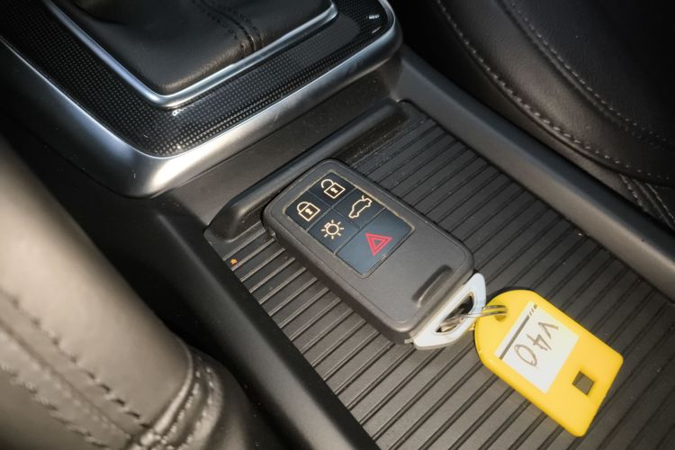 沃尔沃V40 2019款 T3 智逸版中控内饰7001