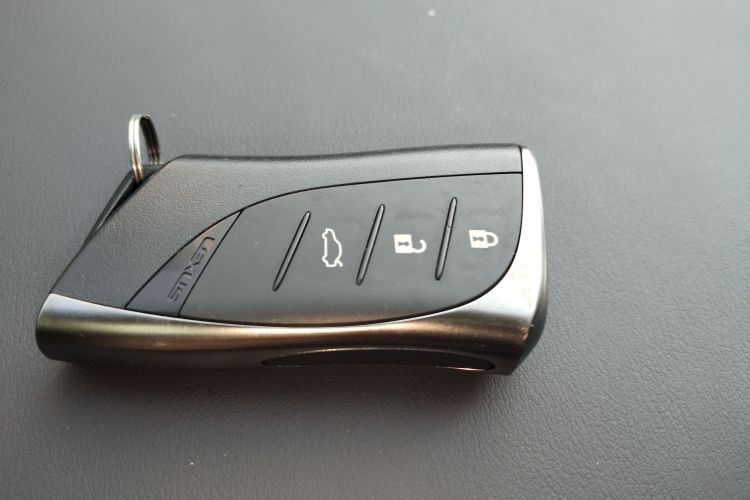 雷克萨斯ES 2025款 300h 臻享版中控内饰11