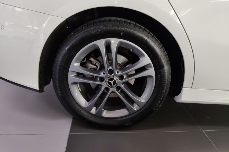 奔驰A级 2021款 A 180 L 运动轿车车身外观6004