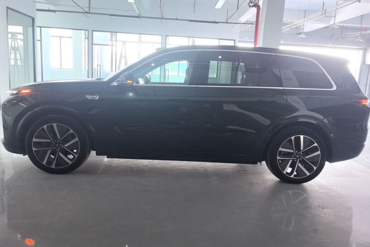理想汽车 理想L9 2024款 Ultra车身外观4