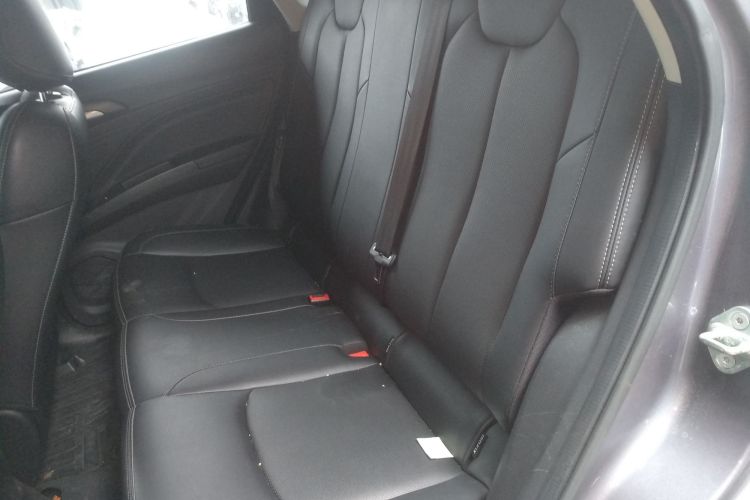 哪吒汽车 哪吒AYA 2023款 318 Lite中控内饰7004